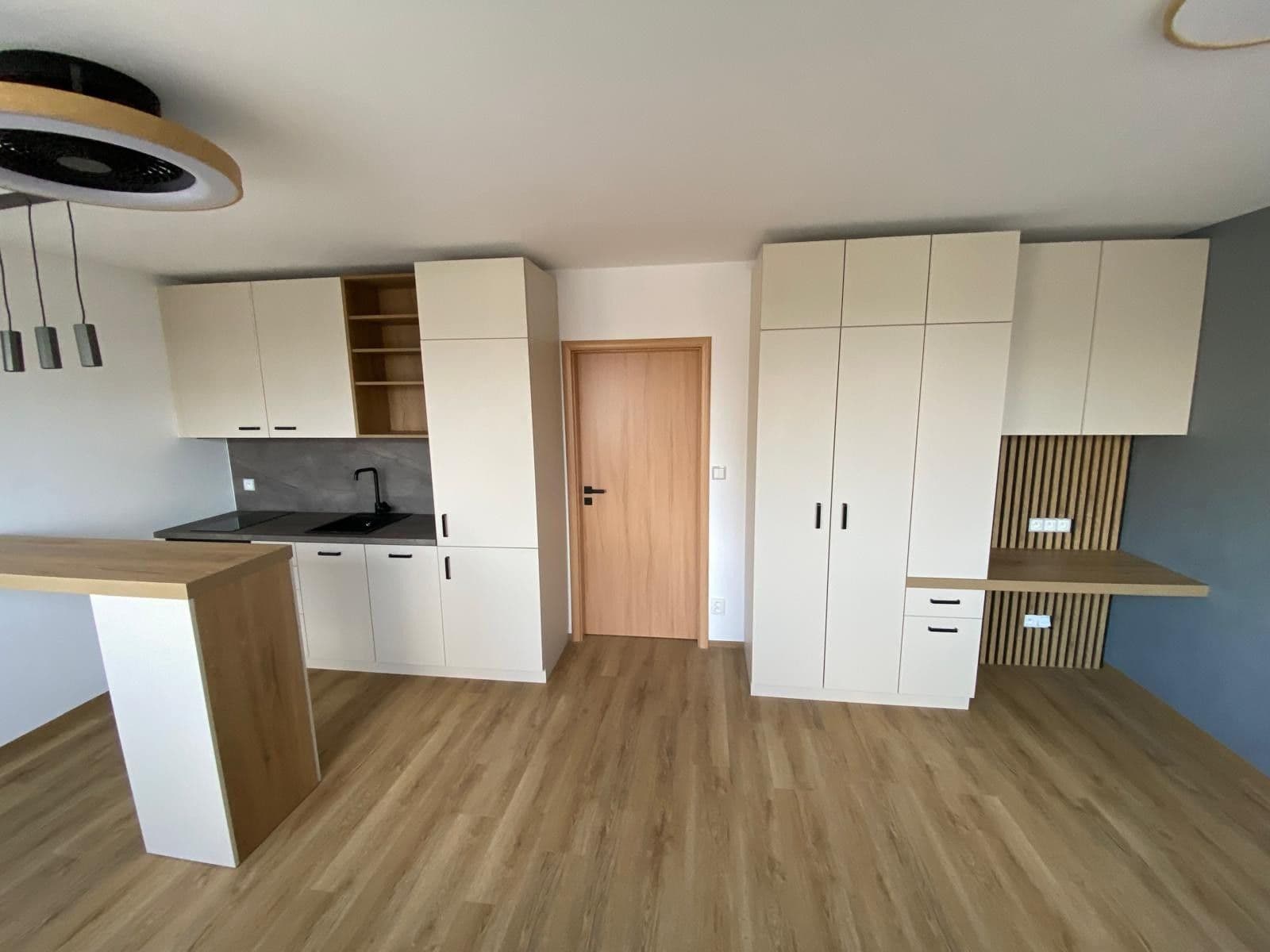 Pronájem bytu 1+kk 31 m², Hennerova, Praha, Praha Pronájem bytu 1+kk 31 m², Hennerova, Praha, Praha