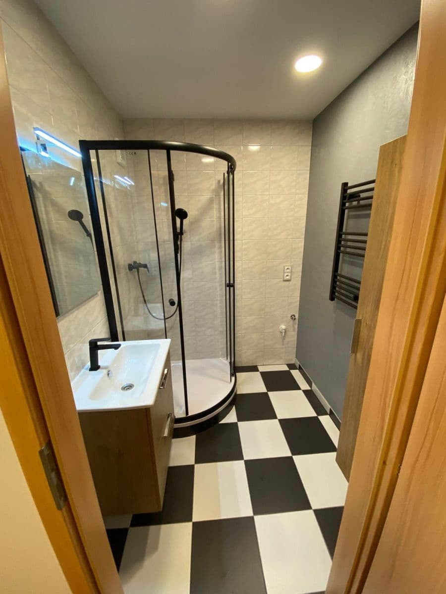 Pronájem bytu 1+kk 31 m², Hennerova, Praha, Praha Pronájem bytu 1+kk 31 m², Hennerova, Praha, Praha