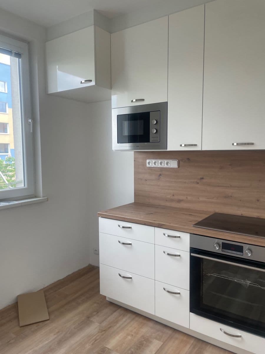 Pronájem bytu 2+1 44 m², Stiborova, Olomouc, Olomoucký kraj Pronájem bytu 2+1 44 m², Stiborova, Olomouc, Olomoucký kraj
