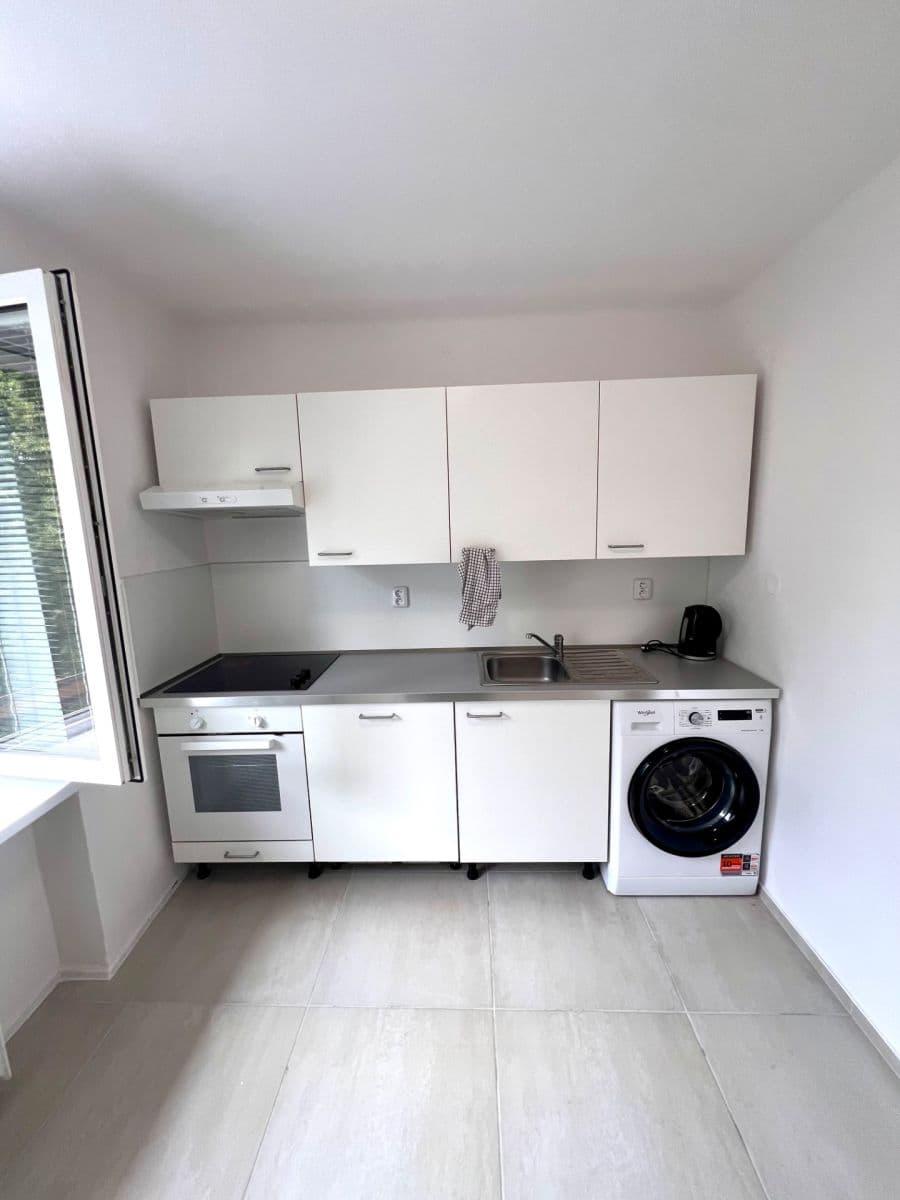 Pronájem bytu 1+1 28 m², Terezínská, Lovosice, Ústecký kraj Pronájem bytu 1+1 28 m², Terezínská, Lovosice, Ústecký kraj