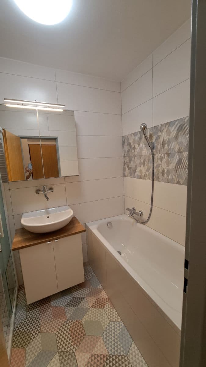 Pronájem bytu 2+kk 54 m², Moravanů, Praha, Praha Pronájem bytu 2+kk 54 m², Moravanů, Praha, Praha