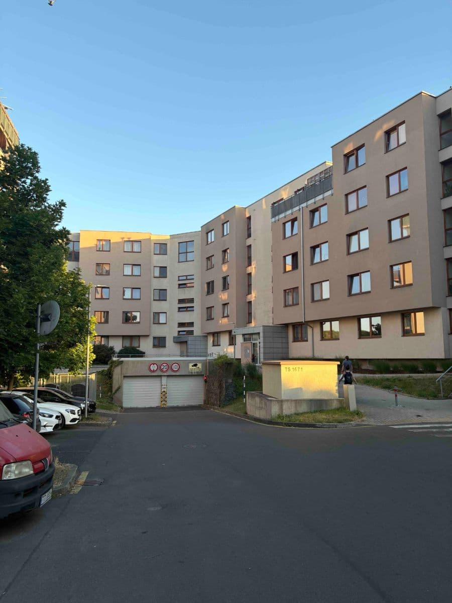 Pronájem bytu 2+kk 62 m², Athénská, Praha, Praha Pronájem bytu 2+kk 62 m², Athénská, Praha, Praha