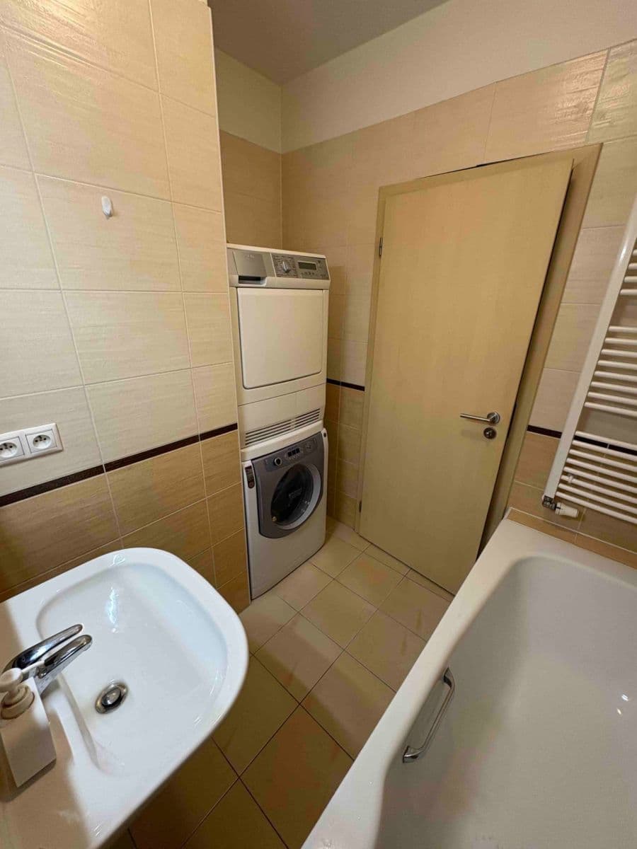 Pronájem bytu 2+kk 62 m², Athénská, Praha, Praha Pronájem bytu 2+kk 62 m², Athénská, Praha, Praha