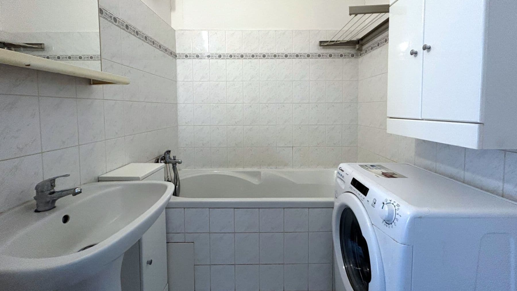 Prodej bytu 3+1 71 m², Zdiměřická, Praha, Praha Prodej bytu 3+1 71 m², Zdiměřická, Praha, Praha