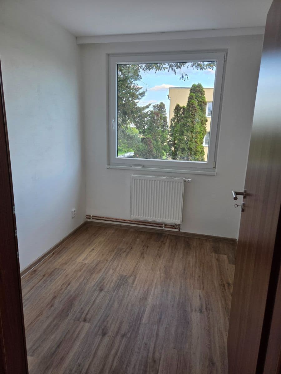 Pronájem domu 105 m², pozemek 1.002 m², Na Terase, Zlatníky-Hodkovice, Středočeský kraj Pronájem domu 105 m², pozemek 1.002 m², Na Terase, Zlatníky-Hodkovice, Středočeský kraj