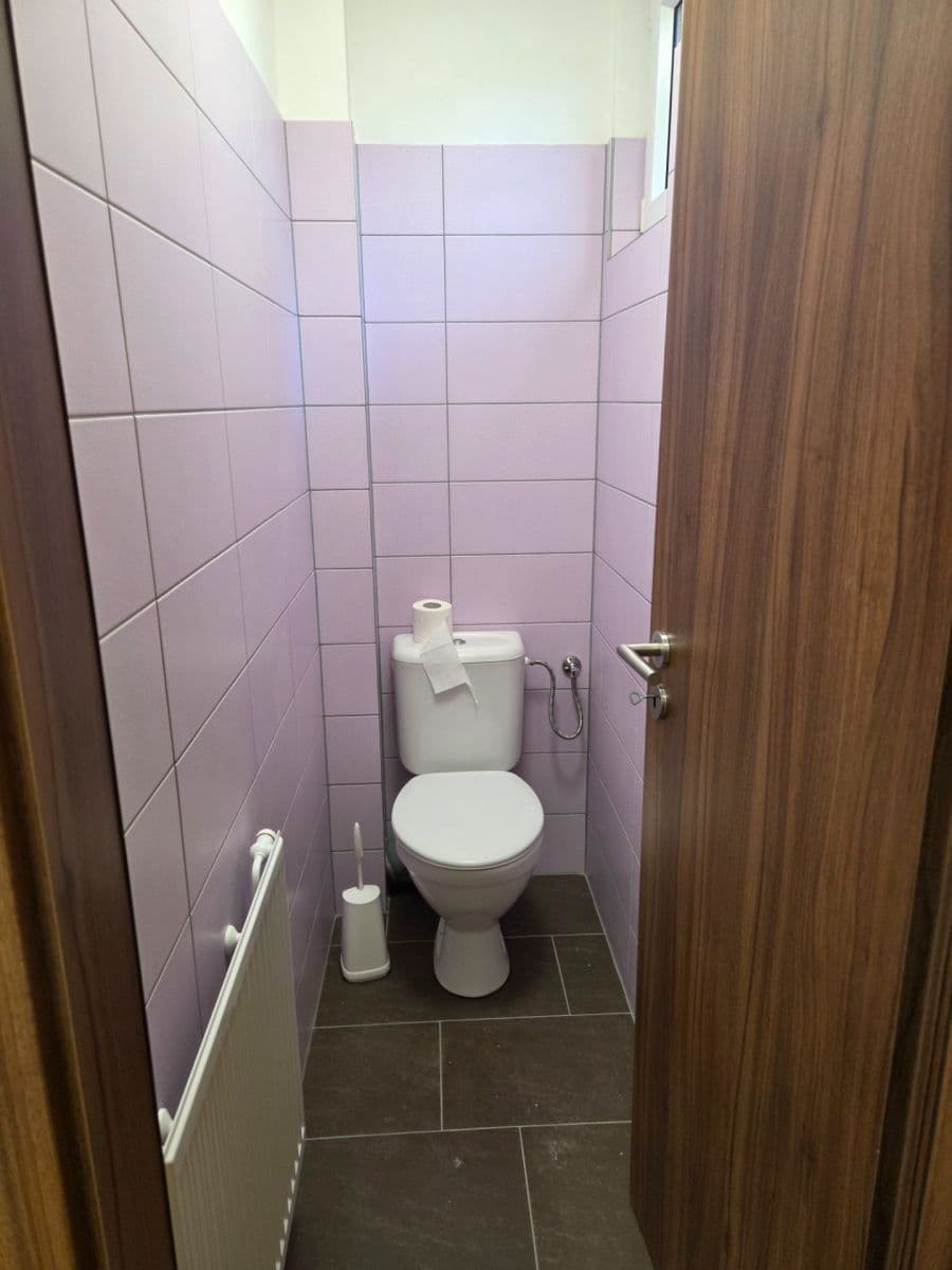 Pronájem domu 105 m², pozemek 1.002 m², Na Terase, Zlatníky-Hodkovice, Středočeský kraj Pronájem domu 105 m², pozemek 1.002 m², Na Terase, Zlatníky-Hodkovice, Středočeský kraj