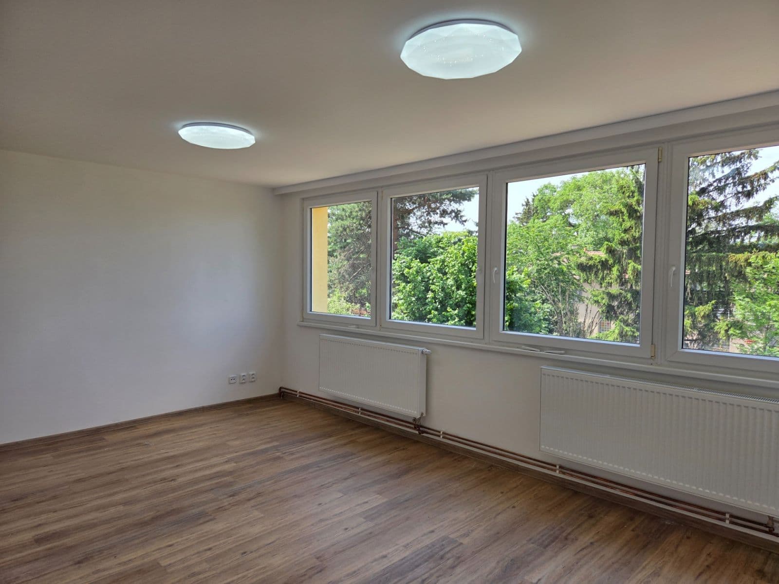 Pronájem domu 105 m², pozemek 1.002 m², Na Terase, Zlatníky-Hodkovice, Středočeský kraj Pronájem domu 105 m², pozemek 1.002 m², Na Terase, Zlatníky-Hodkovice, Středočeský kraj