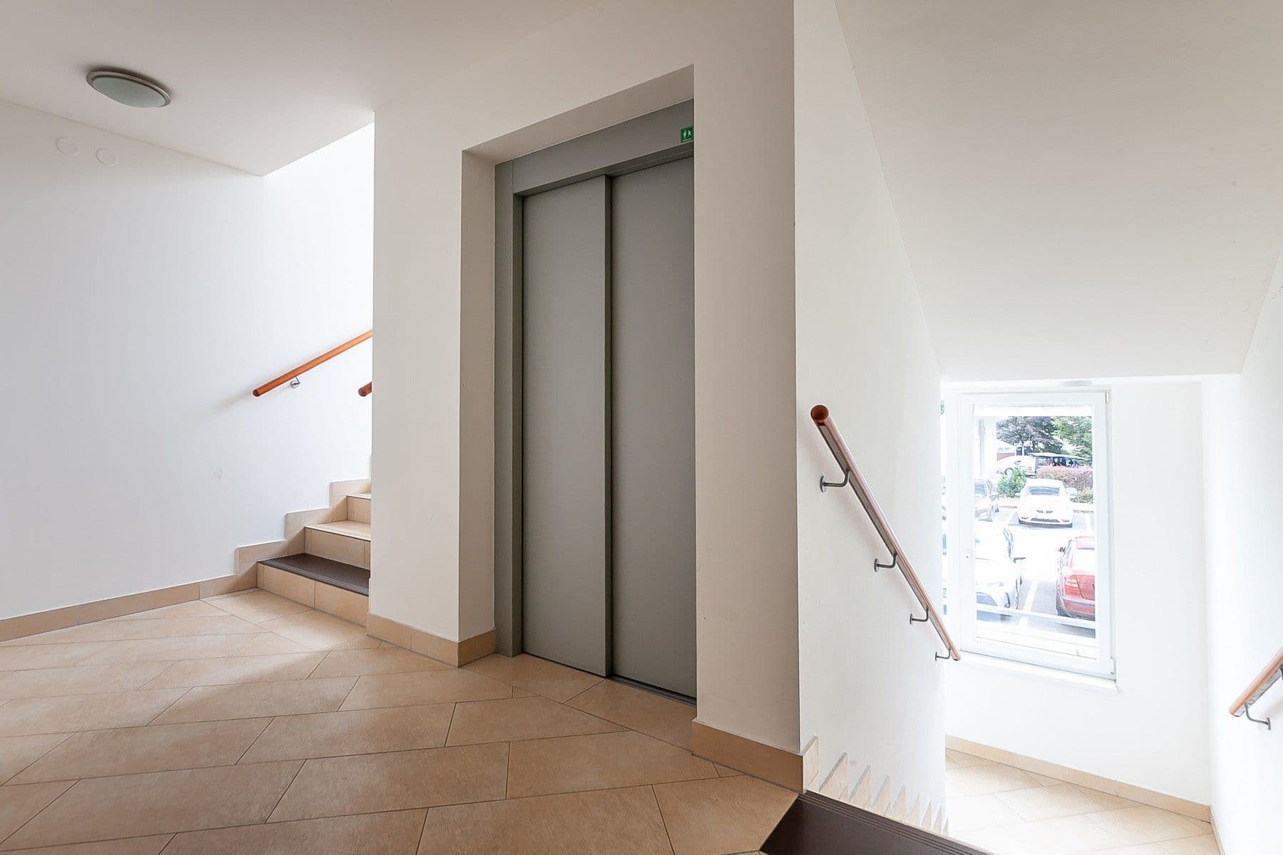 Pronájem bytu 1+kk 34 m², Sazovická, Praha, Praha Pronájem bytu 1+kk 34 m², Sazovická, Praha, Praha