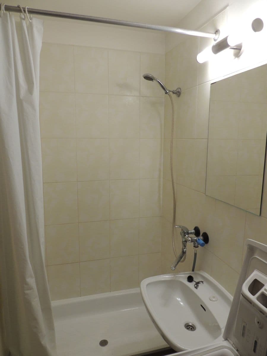 Pronájem bytu 1+kk 28 m², Vlnařská, Liberec, Liberecký kraj Pronájem bytu 1+kk 28 m², Vlnařská, Liberec, Liberecký kraj