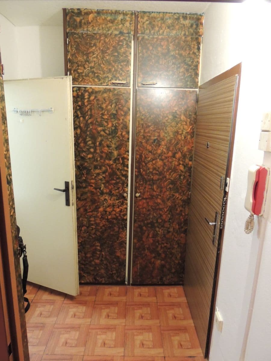 Pronájem bytu 1+kk 28 m², Vlnařská, Liberec, Liberecký kraj Pronájem bytu 1+kk 28 m², Vlnařská, Liberec, Liberecký kraj