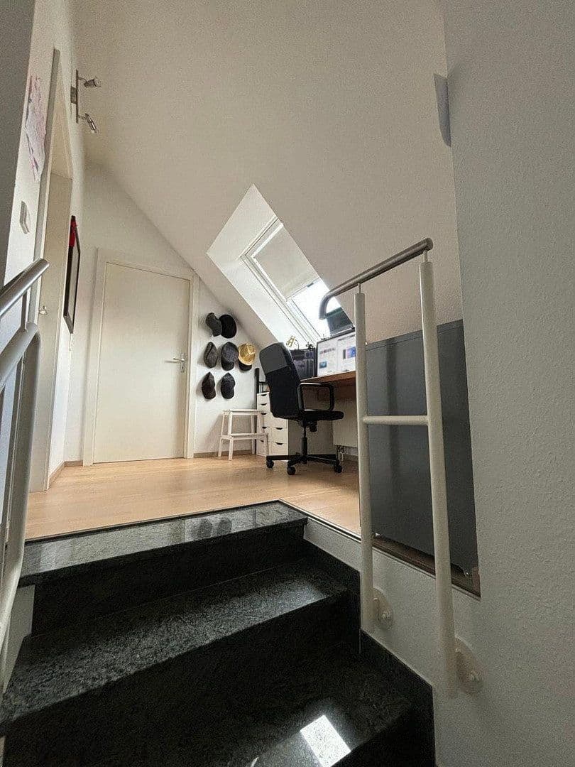 Pronájem bytu 3+kk 84 m², Leinfelden-Echterdingen, Bádensko-Württembersko Pronájem bytu 3+kk 84 m², Leinfelden-Echterdingen, Bádensko-Württembersko