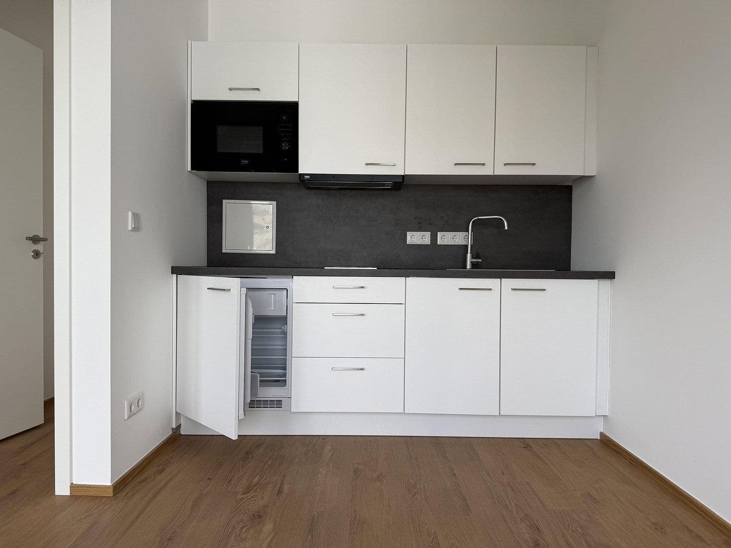 Pronájem bytu 2+1 45 m², Wiesenstraße 10, Berlin, Berlín Pronájem bytu 2+1 45 m², Wiesenstraße 10, Berlin, Berlín