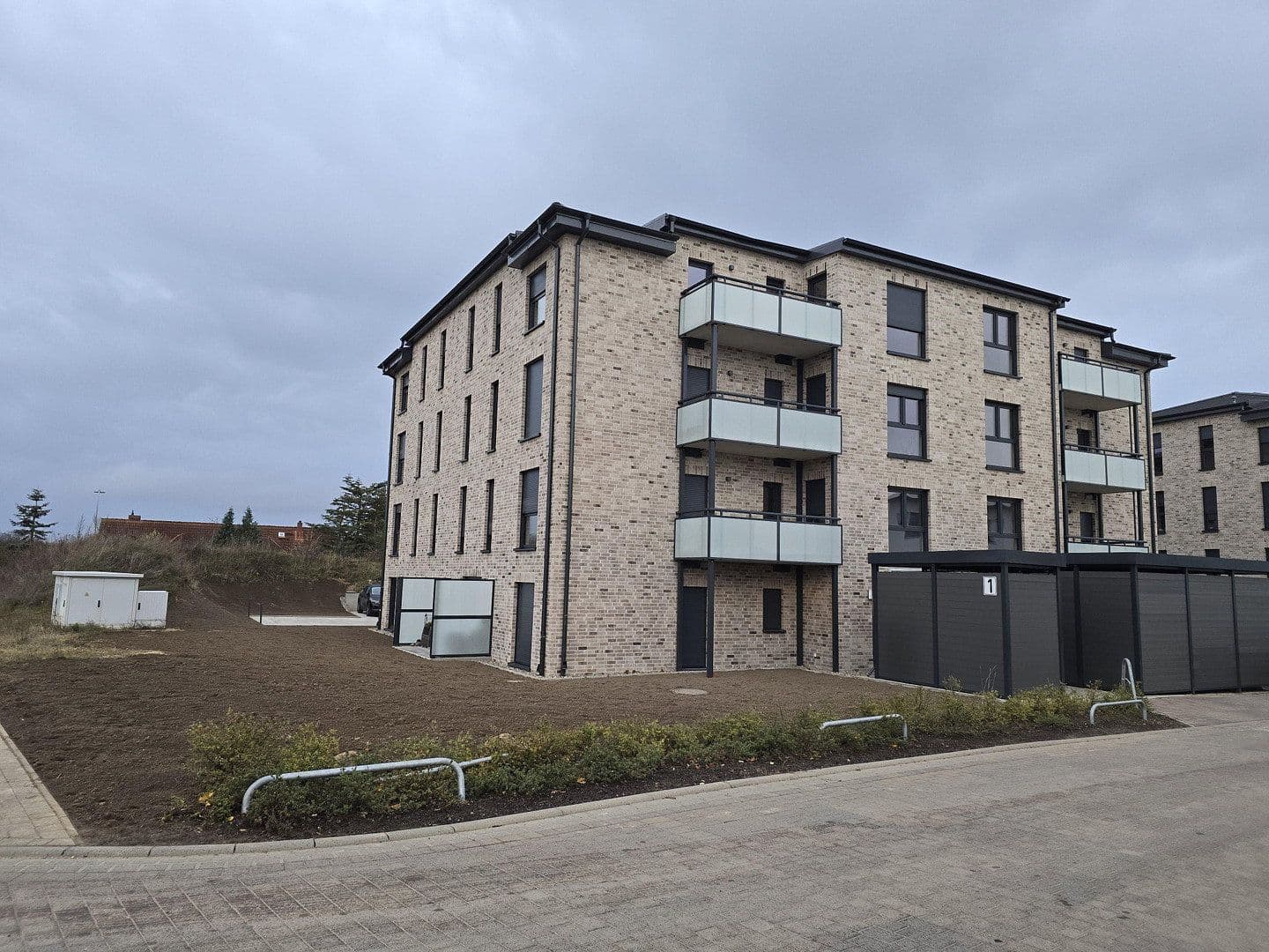 Prodej domu 2.703 m², pozemek 3.226 m², Waren (Müritz), Mecklenburg-Vorpommern Prodej domu 2.703 m², pozemek 3.226 m², Waren (Müritz), Mecklenburg-Vorpommern
