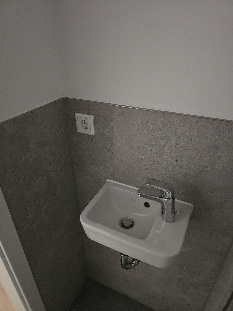 Prodej domu 2.703 m², pozemek 3.226 m², Waren (Müritz), Mecklenburg-Vorpommern Prodej domu 2.703 m², pozemek 3.226 m², Waren (Müritz), Mecklenburg-Vorpommern