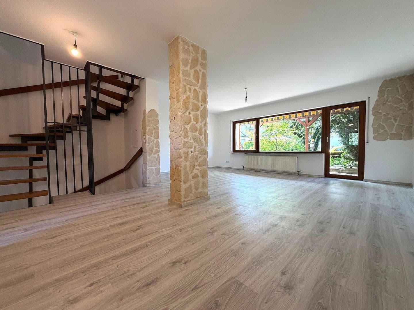 Pronájem domu 131 m², pozemek 203 m², Salzachweg 30, Maulbronn, Bádensko-Württembersko Pronájem domu 131 m², pozemek 203 m², Salzachweg 30, Maulbronn, Bádensko-Württembersko