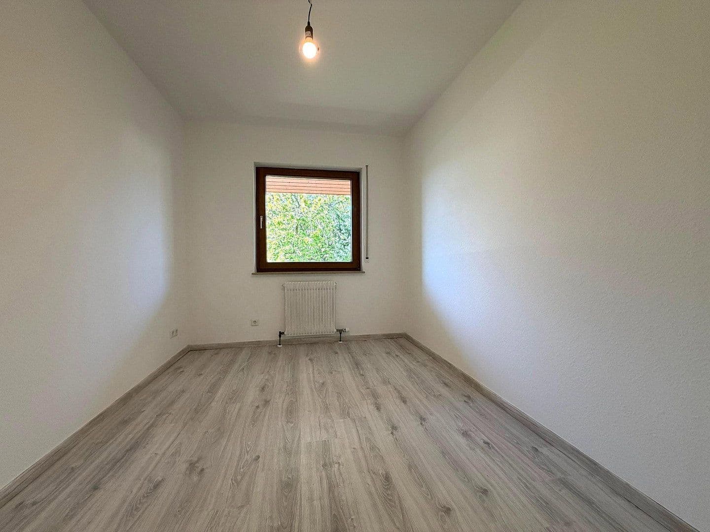 Pronájem domu 131 m², pozemek 203 m², Salzachweg 30, Maulbronn, Bádensko-Württembersko Pronájem domu 131 m², pozemek 203 m², Salzachweg 30, Maulbronn, Bádensko-Württembersko