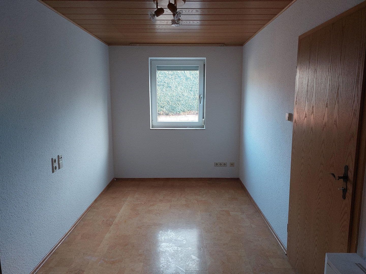 Pronájem bytu 4+1 90 m², Neckarsulm, Bádensko-Württembersko Pronájem bytu 4+1 90 m², Neckarsulm, Bádensko-Württembersko