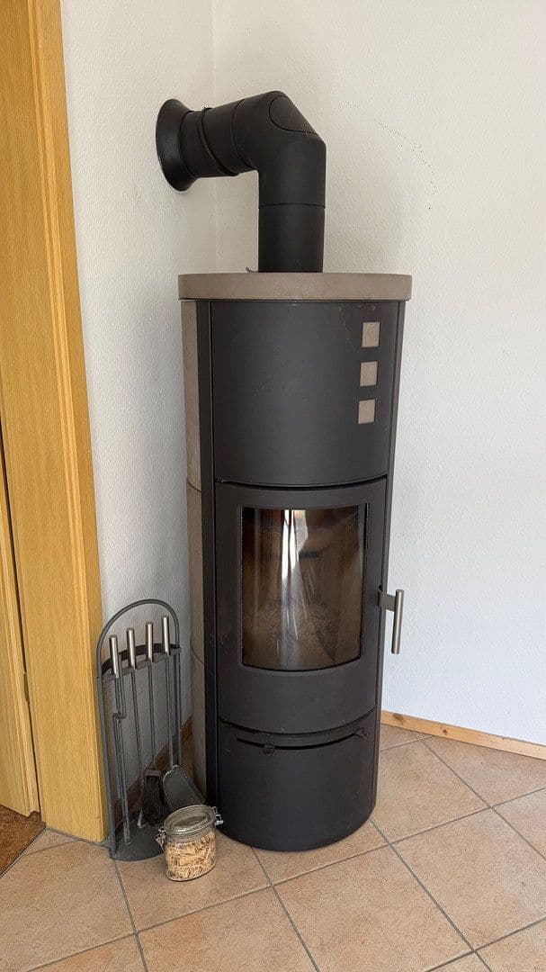 Prodej domu 185 m², pozemek 311 m², Hukelturenstraße 38, Albstadt, Bádensko-Württembersko Prodej domu 185 m², pozemek 311 m², Hukelturenstraße 38, Albstadt, Bádensko-Württembersko