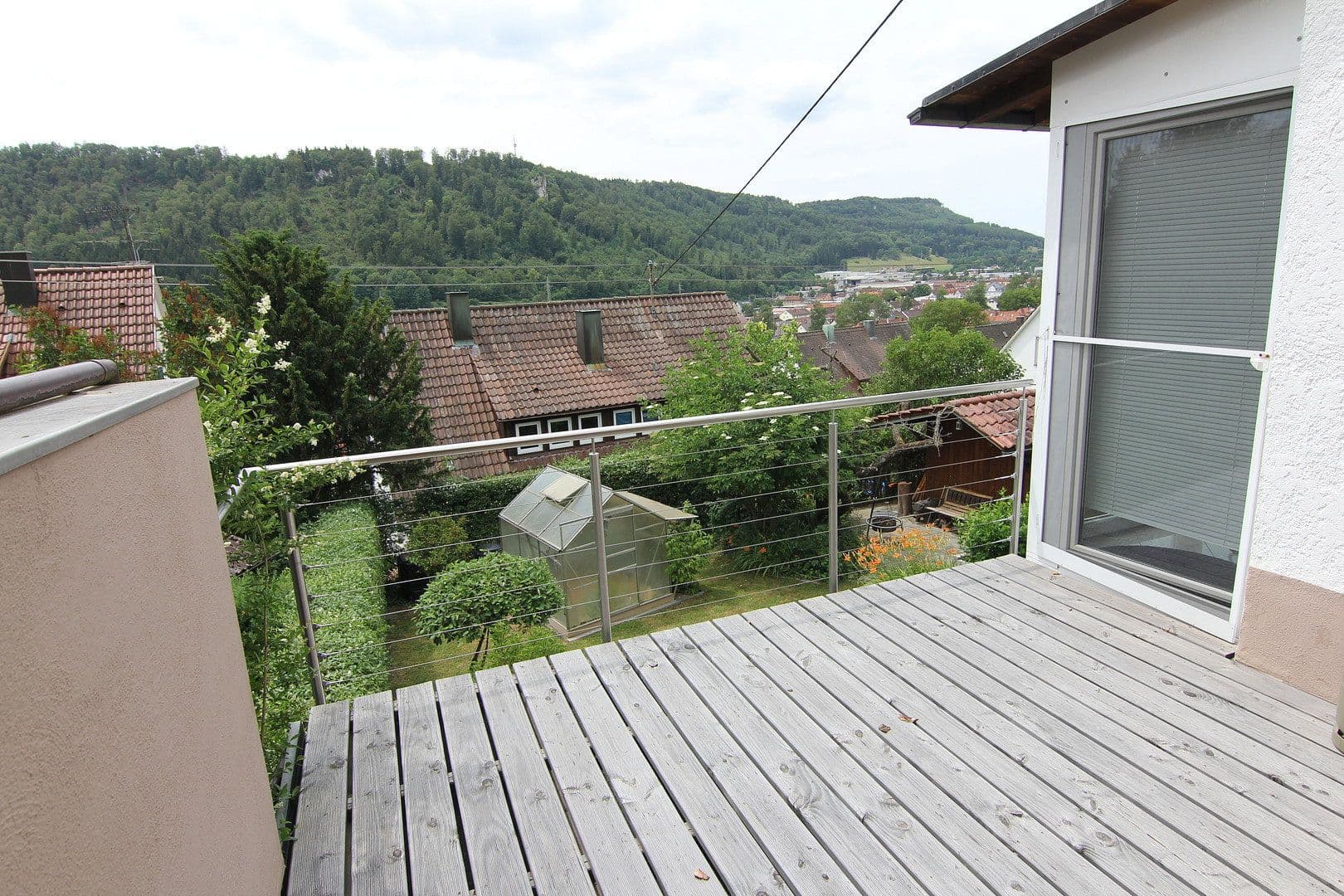 Prodej domu 185 m², pozemek 311 m², Hukelturenstraße 38, Albstadt, Bádensko-Württembersko Prodej domu 185 m², pozemek 311 m², Hukelturenstraße 38, Albstadt, Bádensko-Württembersko