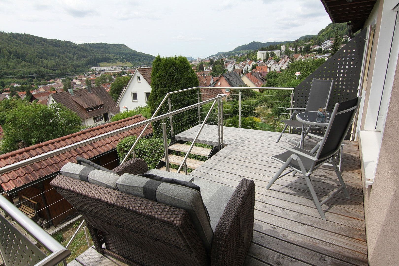 Prodej domu 185 m², pozemek 311 m², Hukelturenstraße 38, Albstadt, Bádensko-Württembersko Prodej domu 185 m², pozemek 311 m², Hukelturenstraße 38, Albstadt, Bádensko-Württembersko