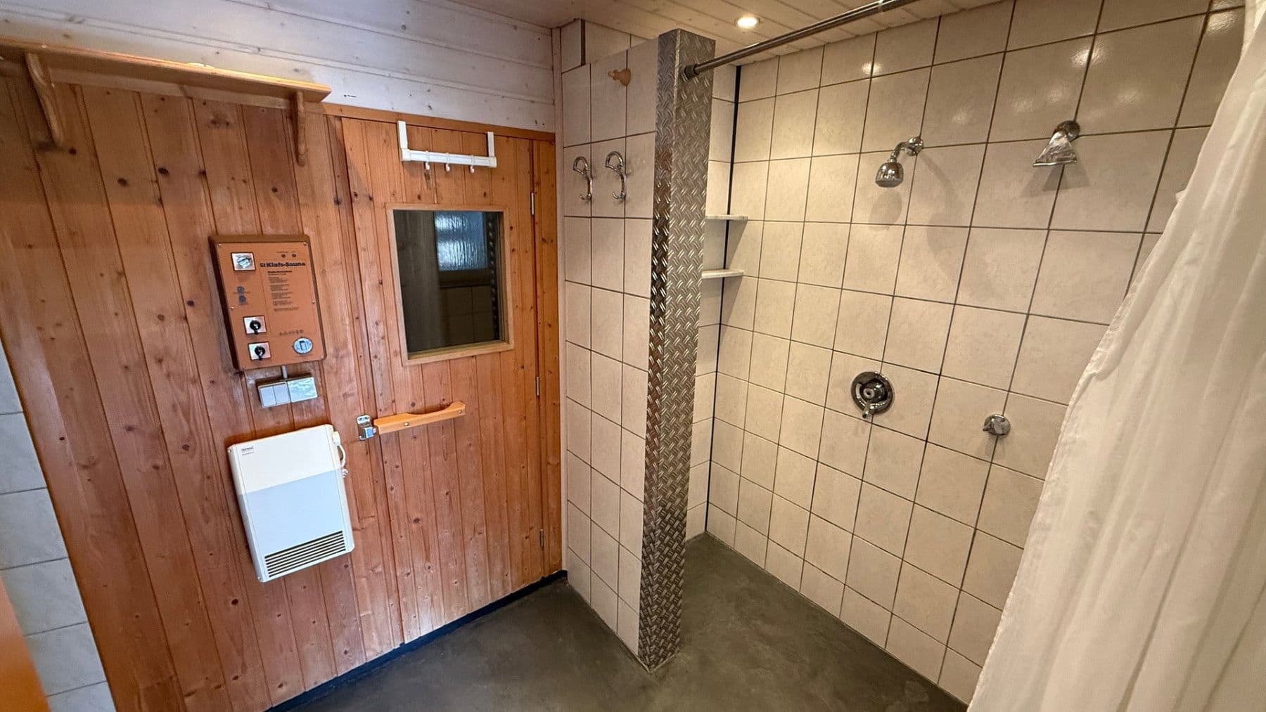 Prodej domu 185 m², pozemek 311 m², Hukelturenstraße 38, Albstadt, Bádensko-Württembersko Prodej domu 185 m², pozemek 311 m², Hukelturenstraße 38, Albstadt, Bádensko-Württembersko