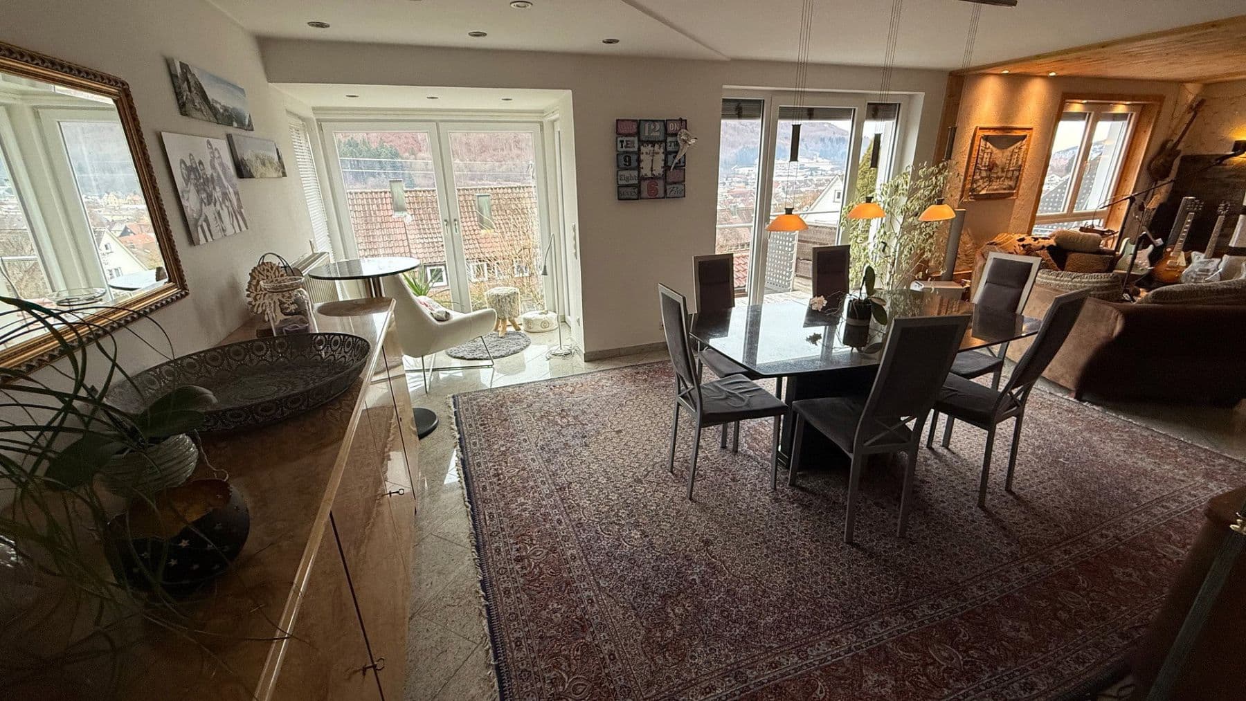 Prodej domu 185 m², pozemek 311 m², Hukelturenstraße 38, Albstadt, Bádensko-Württembersko Prodej domu 185 m², pozemek 311 m², Hukelturenstraße 38, Albstadt, Bádensko-Württembersko