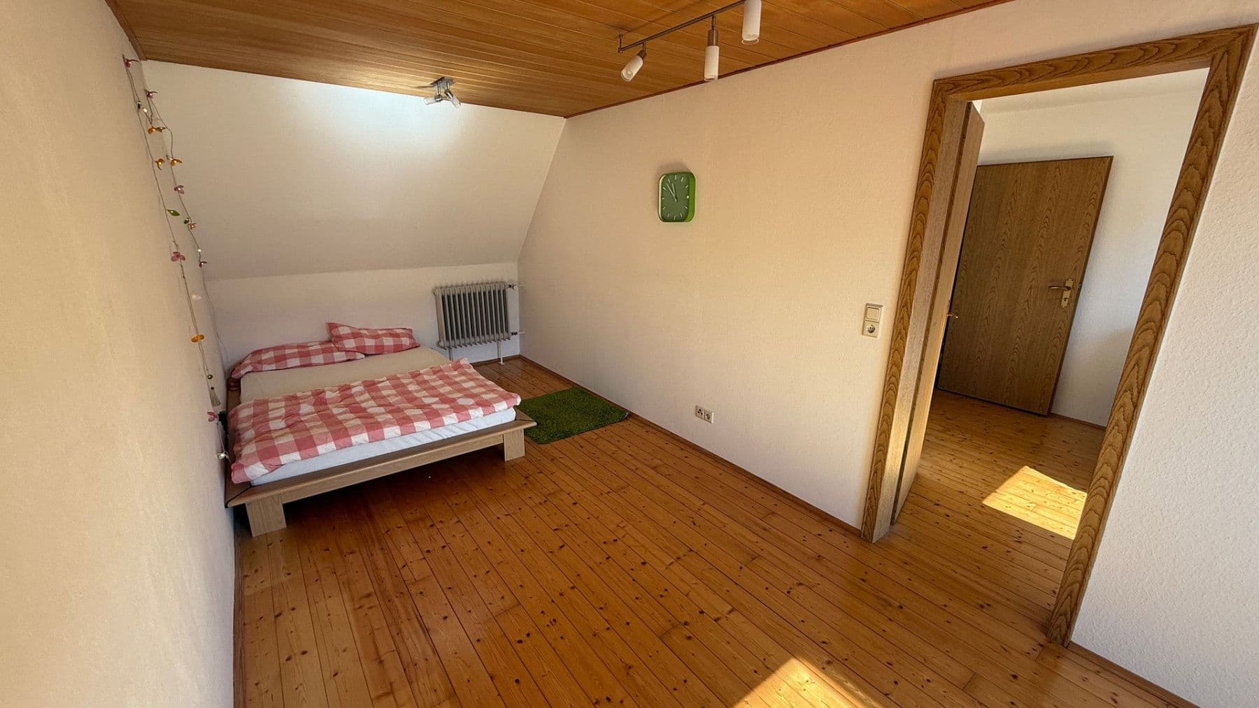 Prodej domu 185 m², pozemek 311 m², Hukelturenstraße 38, Albstadt, Bádensko-Württembersko Prodej domu 185 m², pozemek 311 m², Hukelturenstraße 38, Albstadt, Bádensko-Württembersko