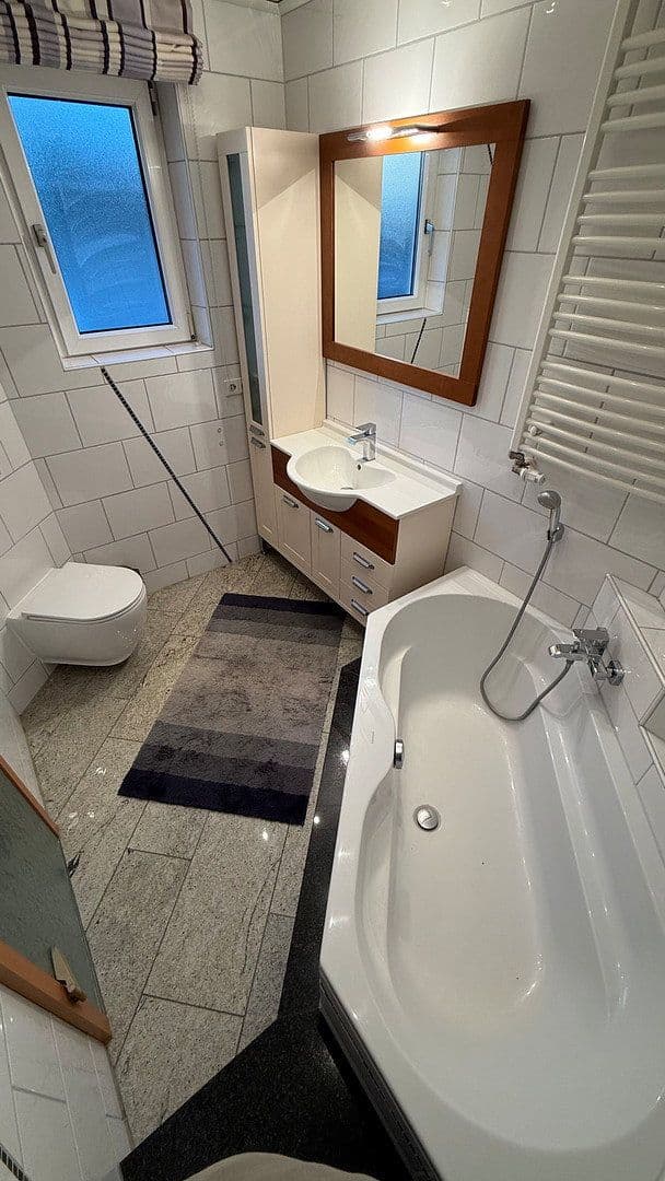 Prodej domu 185 m², pozemek 311 m², Hukelturenstraße 38, Albstadt, Bádensko-Württembersko Prodej domu 185 m², pozemek 311 m², Hukelturenstraße 38, Albstadt, Bádensko-Württembersko