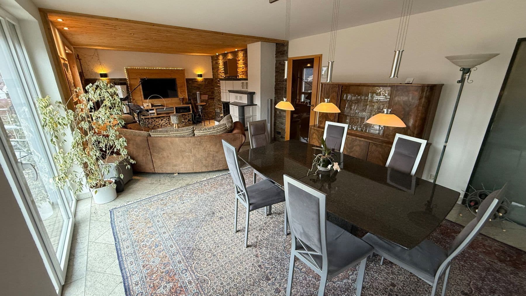 Prodej domu 185 m², pozemek 311 m², Hukelturenstraße 38, Albstadt, Bádensko-Württembersko Prodej domu 185 m², pozemek 311 m², Hukelturenstraße 38, Albstadt, Bádensko-Württembersko