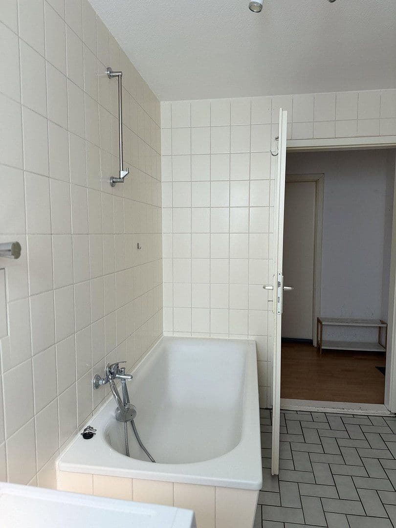 Pronájem bytu 3+1 50 m², Berlinerstraße 4, Brieselang, Braniborsko Pronájem bytu 3+1 50 m², Berlinerstraße 4, Brieselang, Braniborsko