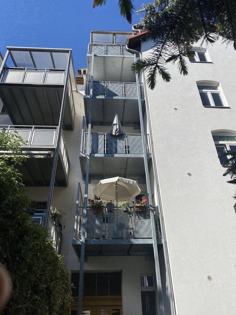 Prodej bytu 4+1 90 m², Beethovenstraße 17, Starohrad, Durynsko Prodej bytu 4+1 90 m², Beethovenstraße 17, Starohrad, Durynsko
