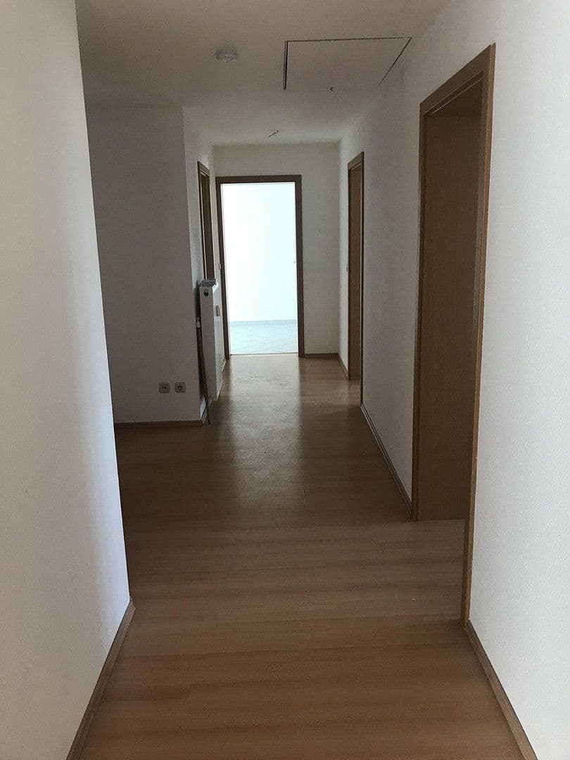 Prodej bytu 4+1 90 m², Beethovenstraße 17, Starohrad, Durynsko Prodej bytu 4+1 90 m², Beethovenstraße 17, Starohrad, Durynsko
