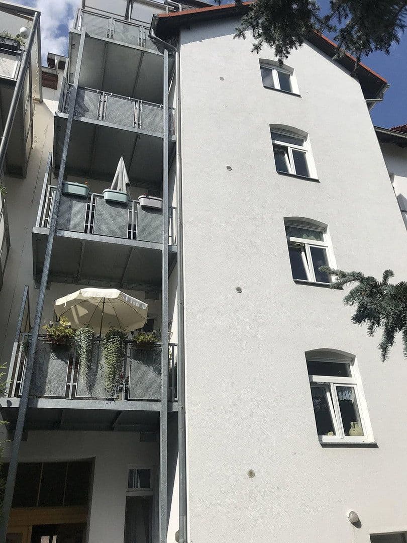 Prodej bytu 4+1 90 m², Beethovenstraße 17, Starohrad, Durynsko Prodej bytu 4+1 90 m², Beethovenstraße 17, Starohrad, Durynsko