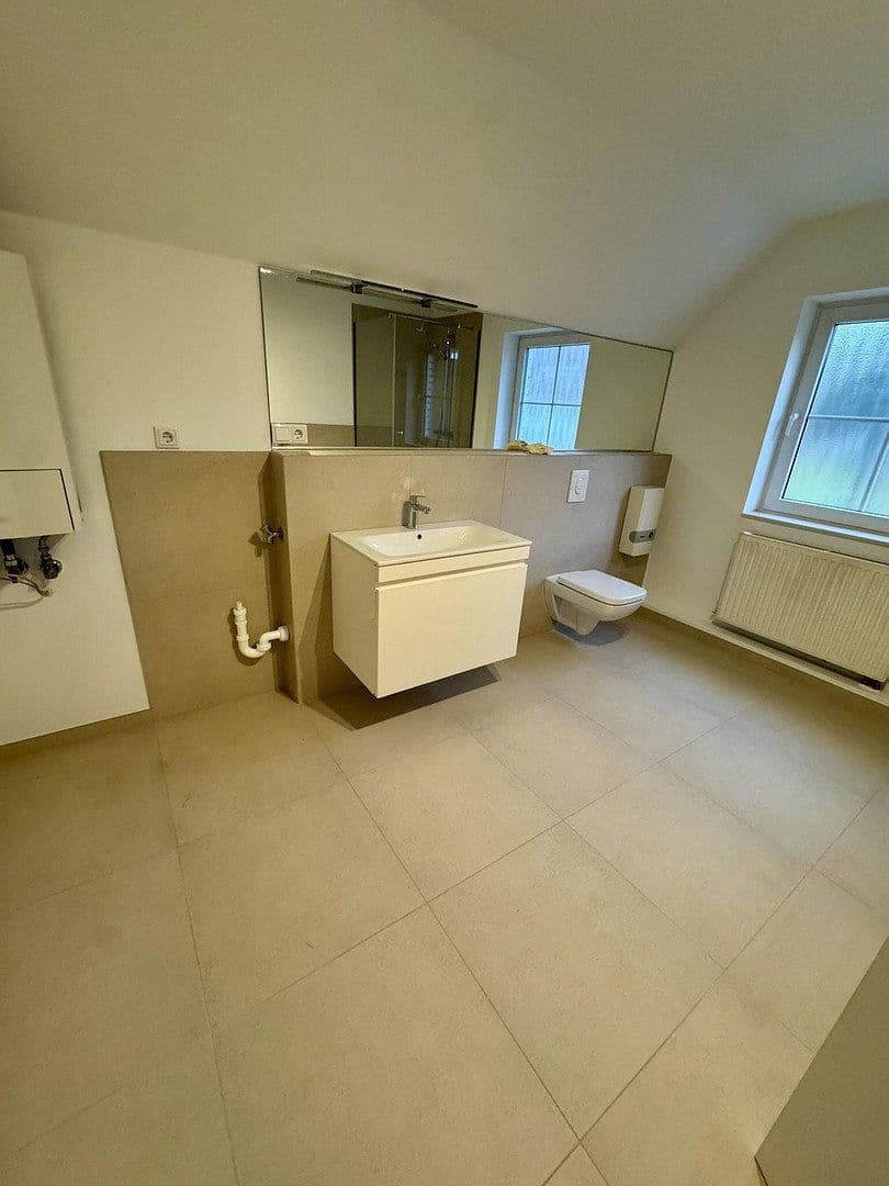 Pronájem bytu 2+kk 75 m², Weg nach den Hingbenden, Düsseldorf, Severní Porýní-Vestfálsko Pronájem bytu 2+kk 75 m², Weg nach den Hingbenden, Düsseldorf, Severní Porýní-Vestfálsko