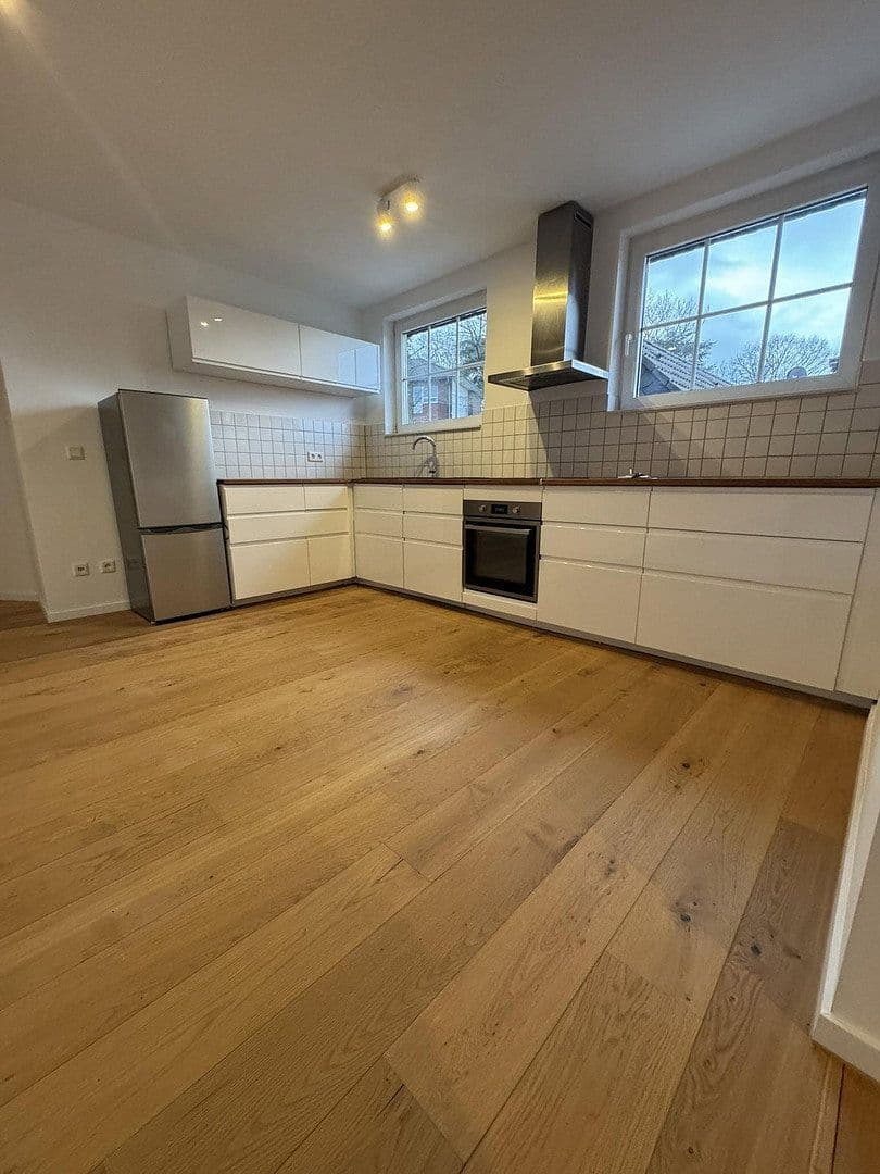 Pronájem bytu 2+kk 75 m², Weg nach den Hingbenden, Düsseldorf, Severní Porýní-Vestfálsko Pronájem bytu 2+kk 75 m², Weg nach den Hingbenden, Düsseldorf, Severní Porýní-Vestfálsko