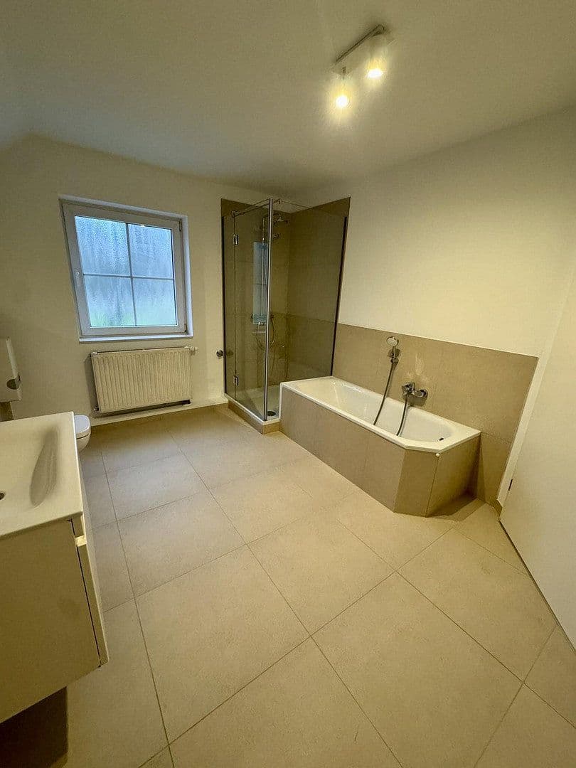Pronájem bytu 2+kk 75 m², Weg nach den Hingbenden, Düsseldorf, Severní Porýní-Vestfálsko Pronájem bytu 2+kk 75 m², Weg nach den Hingbenden, Düsseldorf, Severní Porýní-Vestfálsko