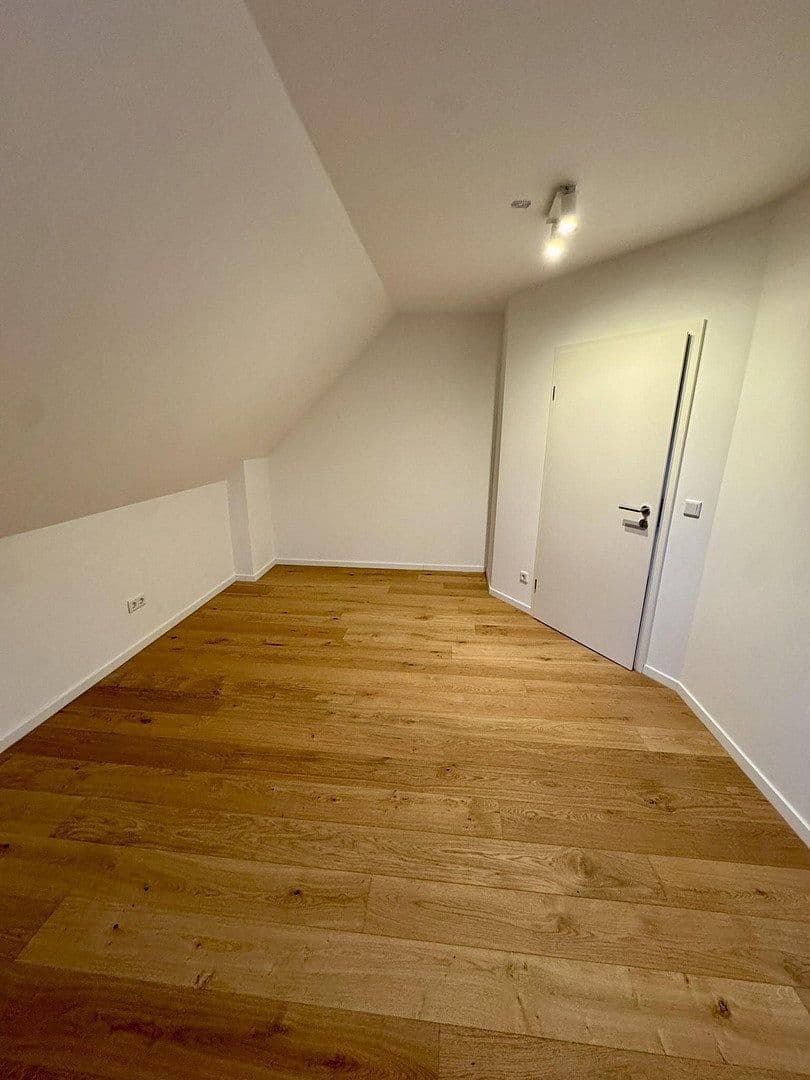 Pronájem bytu 2+kk 75 m², Weg nach den Hingbenden, Düsseldorf, Severní Porýní-Vestfálsko Pronájem bytu 2+kk 75 m², Weg nach den Hingbenden, Düsseldorf, Severní Porýní-Vestfálsko