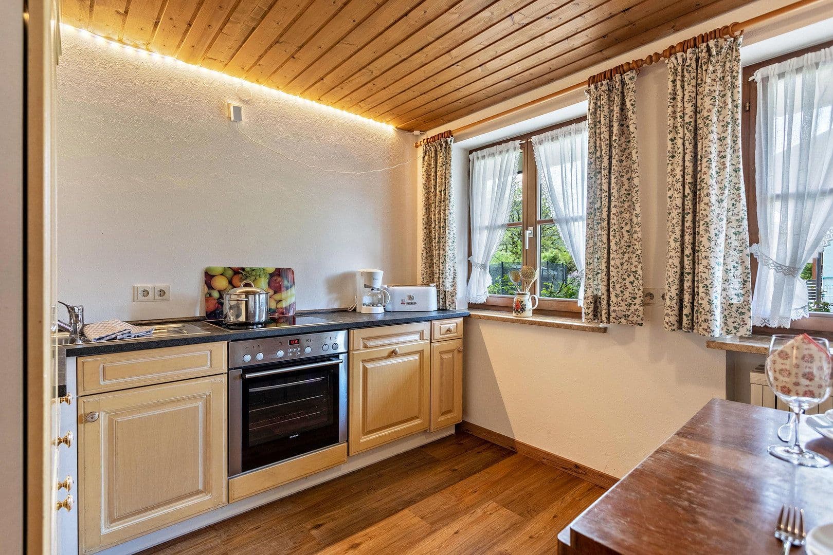 Prodej bytu 2+1 65 m², Hochgernweg 47, Unterwössen, Bavorsko Prodej bytu 2+1 65 m², Hochgernweg 47, Unterwössen, Bavorsko