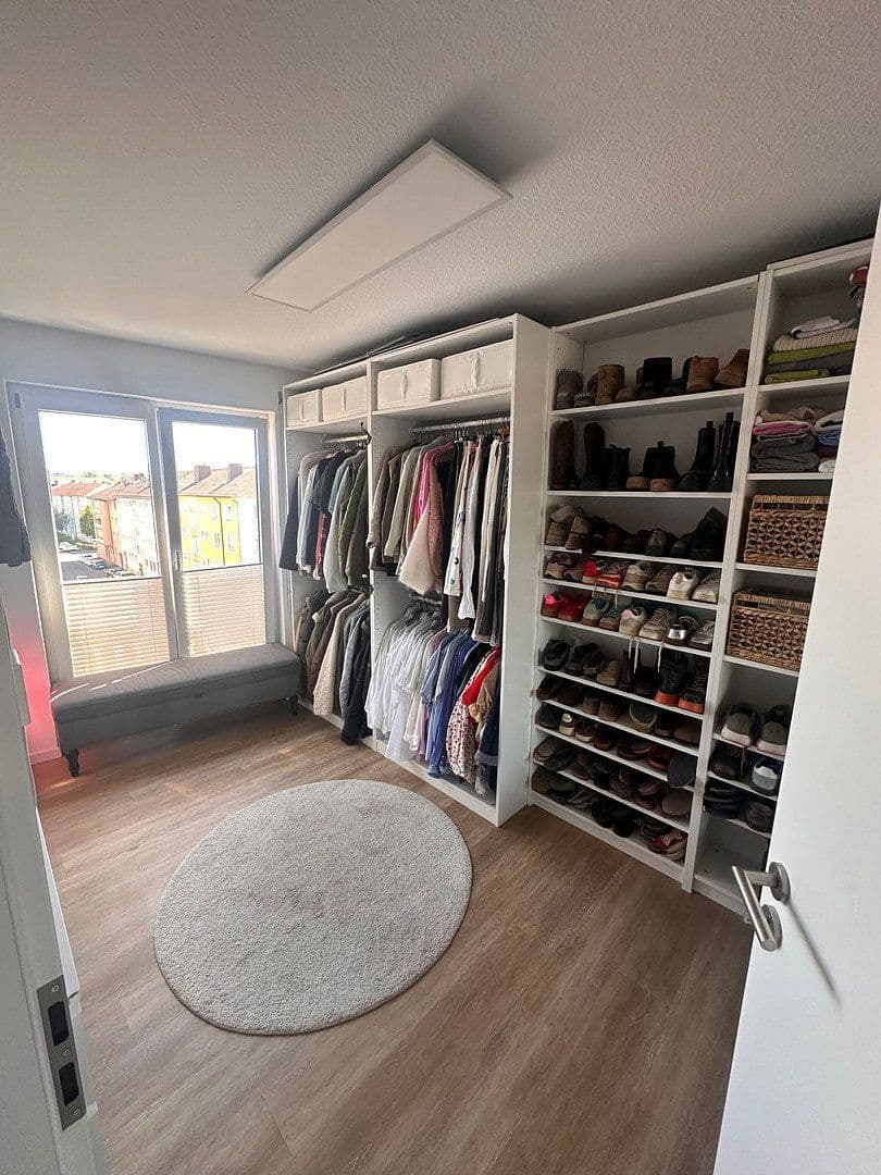 Pronájem bytu 3+1 110 m², Aschaffenburg, Bavorsko Pronájem bytu 3+1 110 m², Aschaffenburg, Bavorsko