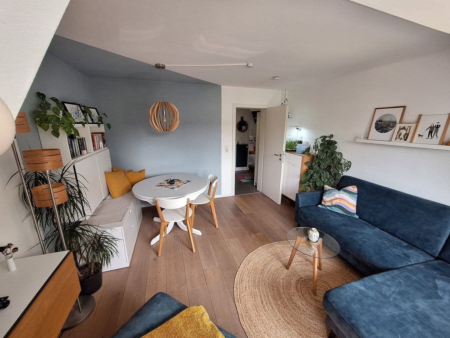 Prodej bytu 3+1 70 m², Köln, Severní Porýní-Vestfálsko Prodej bytu 3+1 70 m², Köln, Severní Porýní-Vestfálsko