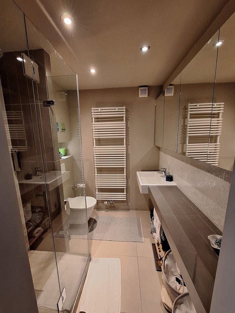 Prodej bytu 3+1 70 m², Köln, Severní Porýní-Vestfálsko Prodej bytu 3+1 70 m², Köln, Severní Porýní-Vestfálsko