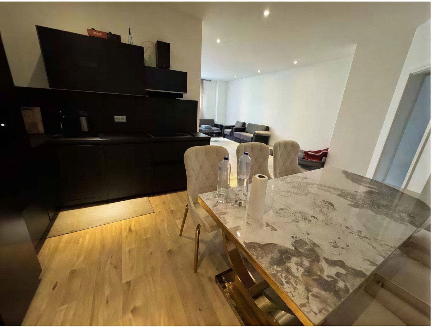 Prodej bytu 3+1 81 m², Hanauer Vorstadt 13, Hanau, Hessen Prodej bytu 3+1 81 m², Hanauer Vorstadt 13, Hanau, Hessen