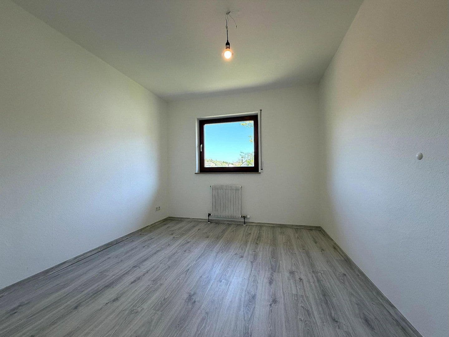 Prodej domu 131 m², pozemek 203 m², Salzachweg 30, Maulbronn, Bádensko-Württembersko Prodej domu 131 m², pozemek 203 m², Salzachweg 30, Maulbronn, Bádensko-Württembersko