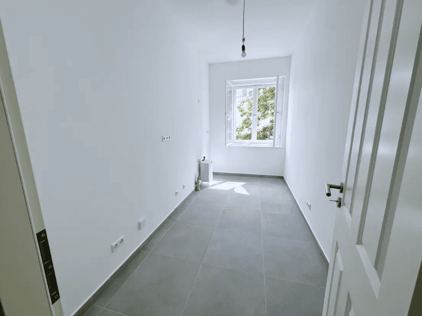 Prodej bytu 3+1 58 m², Leibnizstraße 93, Berlin, Berlín Prodej bytu 3+1 58 m², Leibnizstraße 93, Berlin, Berlín