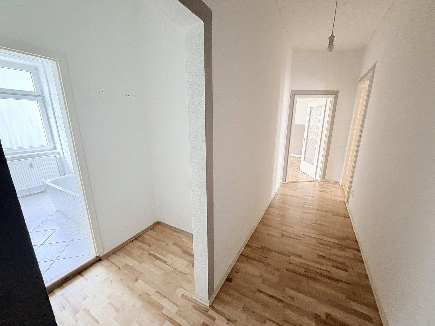 Prodej bytu 2+1 70 m², Schnellerstraße 54, Berlin, Berlín Prodej bytu 2+1 70 m², Schnellerstraße 54, Berlin, Berlín