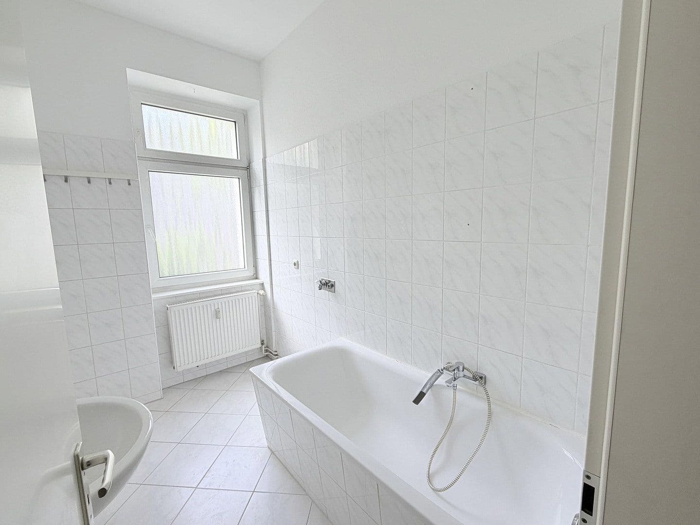 Prodej bytu 2+1 70 m², Schnellerstraße 54, Berlin, Berlín Prodej bytu 2+1 70 m², Schnellerstraße 54, Berlin, Berlín