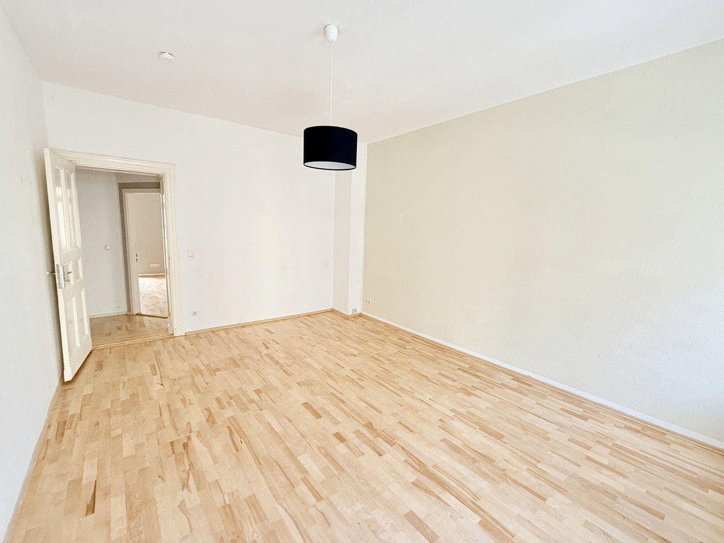 Prodej bytu 2+1 70 m², Schnellerstraße 54, Berlin, Berlín Prodej bytu 2+1 70 m², Schnellerstraße 54, Berlin, Berlín