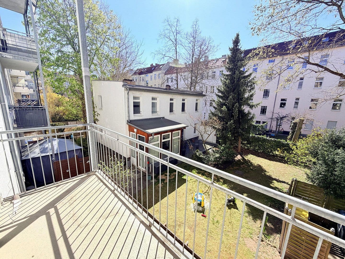 Prodej bytu 2+1 70 m², Schnellerstraße 54, Berlin, Berlín Prodej bytu 2+1 70 m², Schnellerstraße 54, Berlin, Berlín