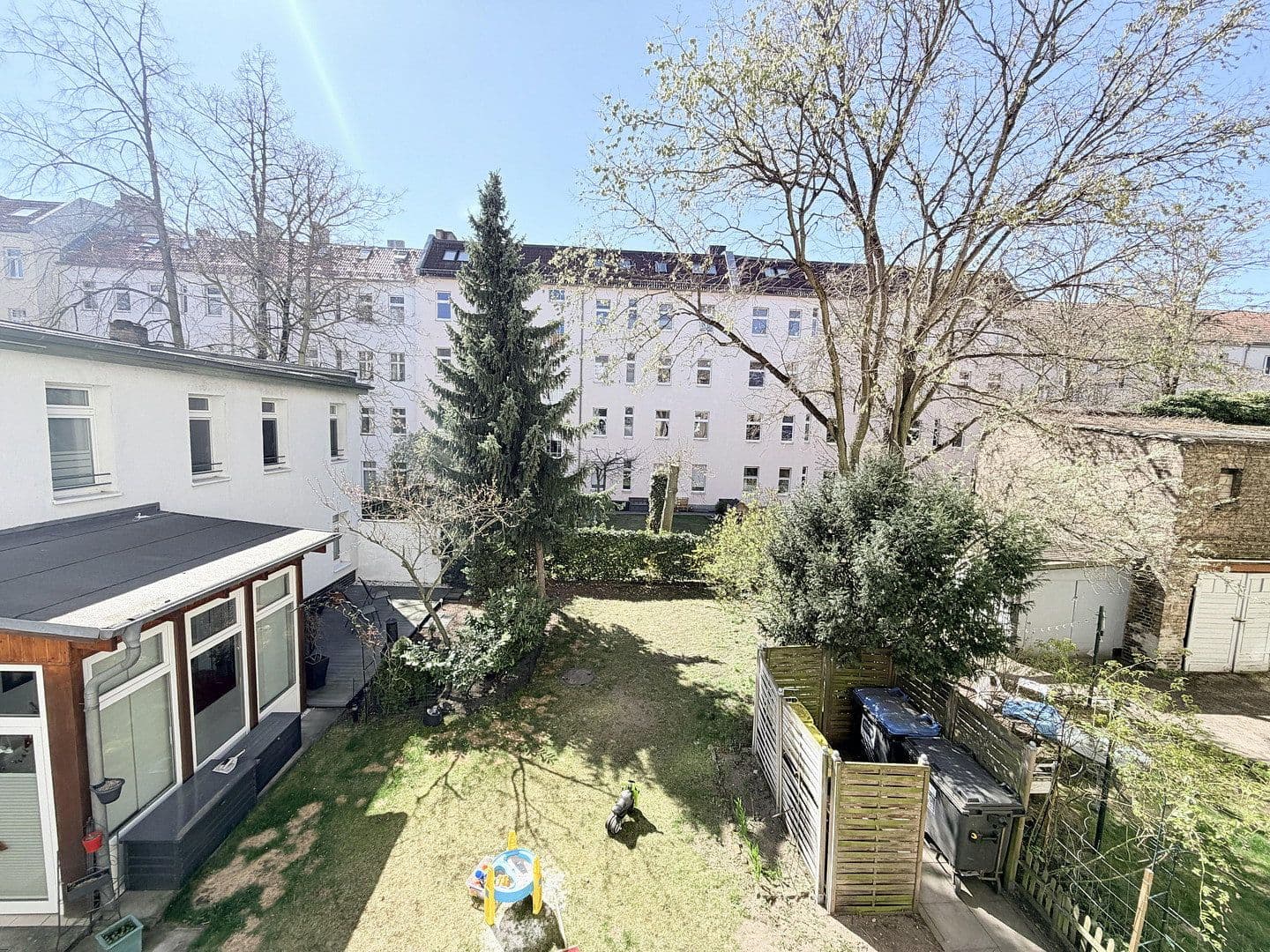 Prodej bytu 2+1 70 m², Schnellerstraße 54, Berlin, Berlín Prodej bytu 2+1 70 m², Schnellerstraße 54, Berlin, Berlín