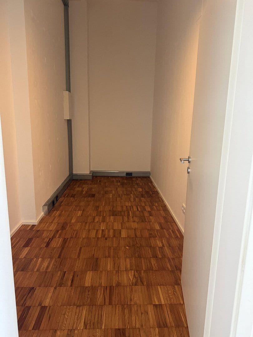 Pronájem kanceláře 77 m², Cassellastraße, 30-32, Frankfurt (Main) - Fechenheim, Hessen Pronájem kanceláře 77 m², Cassellastraße, 30-32, Frankfurt (Main) - Fechenheim, Hessen